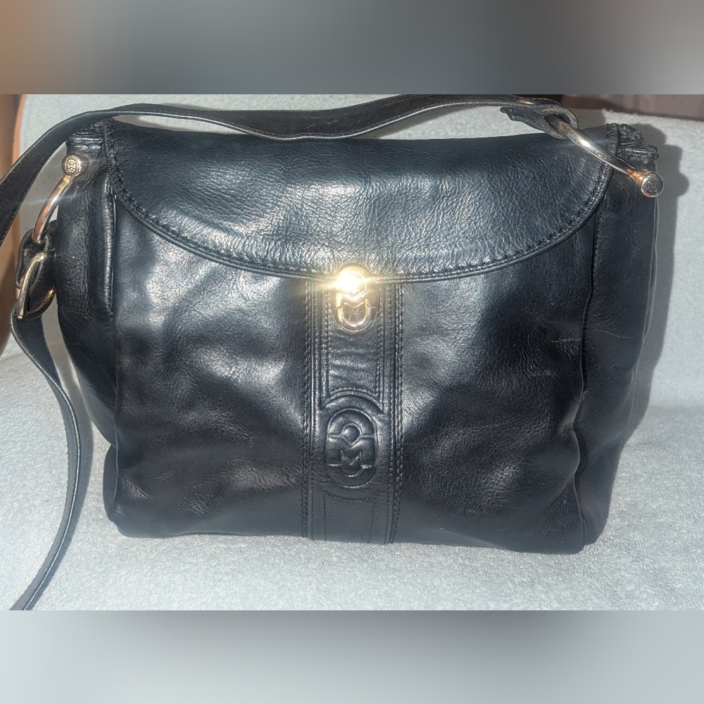 Vintage Marino Orlandi black leather shoulder bag.